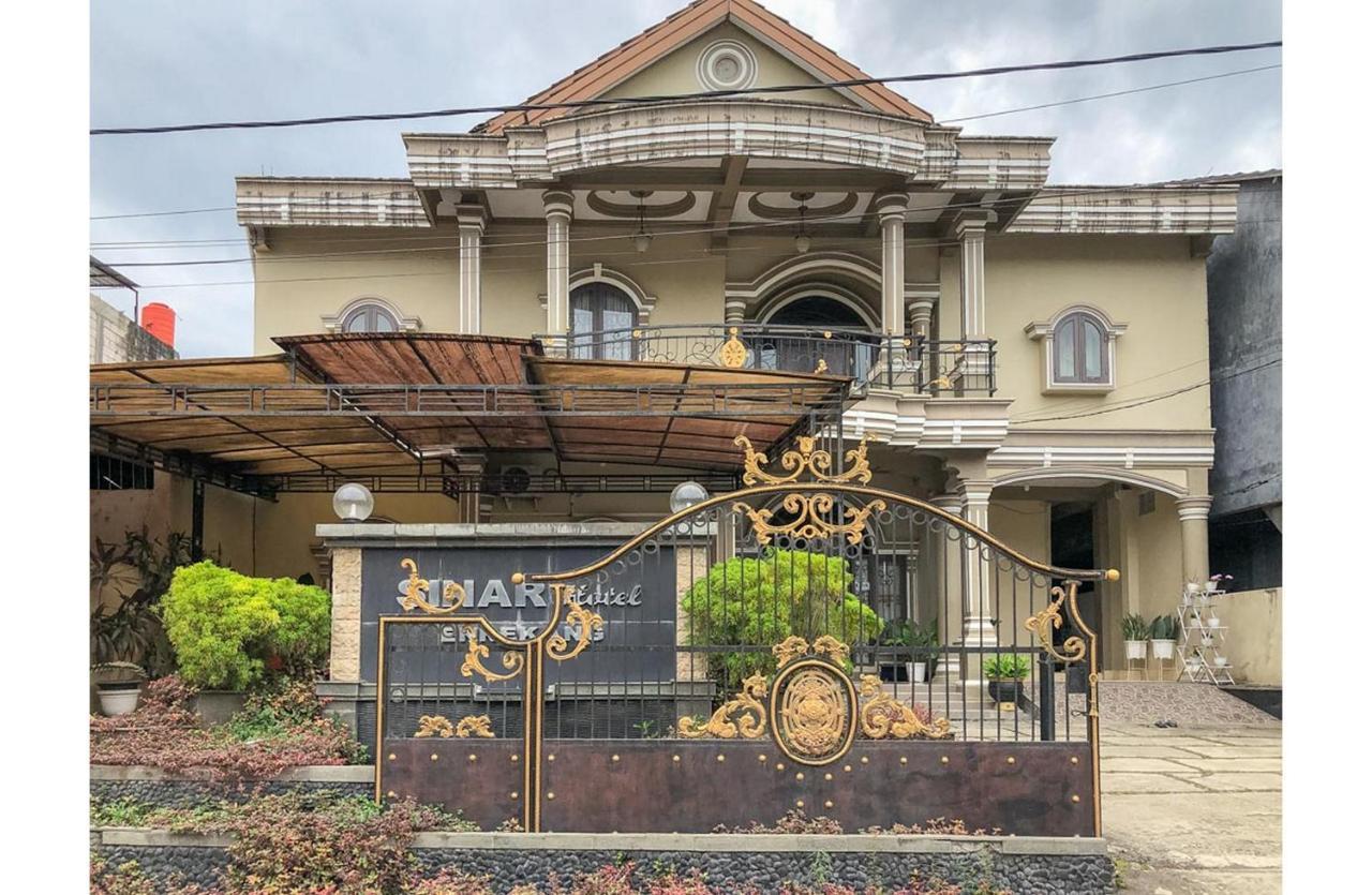 Sinar Hotel Enrekang Ngoại thất bức ảnh
